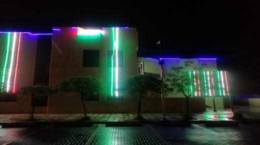 مبنى متصرفية لواء الجامعه يتزين بألوان العلم احتفاءا باليوم الوطني للعلم الاردني