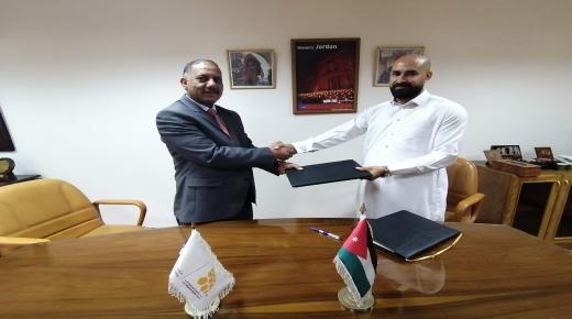 استثمار يمني لإنتاج العسل في السلط الصناعية