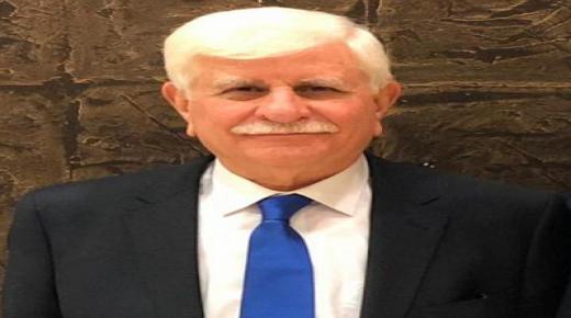 العاكفون على خرق السفينة !