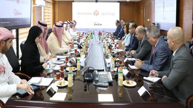 السقاف تلتقي وزير الصناعة والثروة المعدنية السعودي لتعزيز التعاون الاستثماري