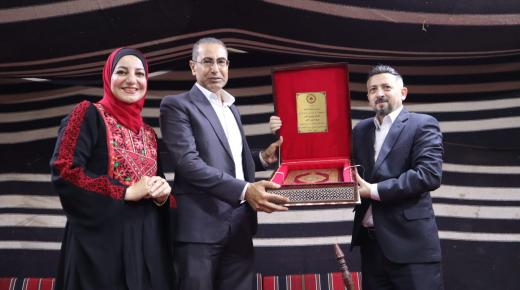 هزاع البراري يفتتح فعاليات معرض الوسائل التعليمية في مدارس الحكمة الثانوية بمناسبة اليوبيل الفضي وعيد الاستقلال