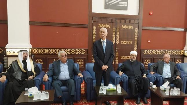 مندوبا عن الملك وولي العهد.. العيسوي يعزي آل أبزاخ – صور وفيديو