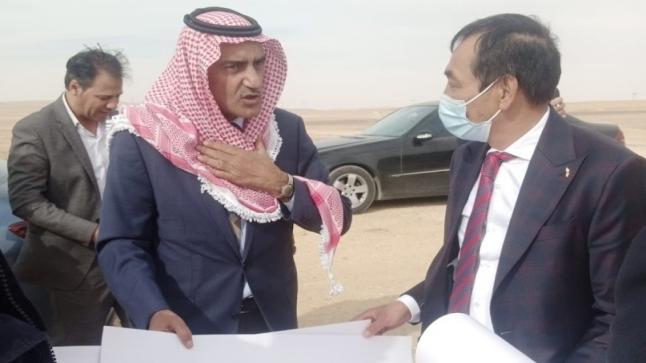 متصرف لواء القطرانه د. توفيق الشوابكة يستقبل مستثمرين صينيين ويرافقهم بجوله ميدانية – مصور