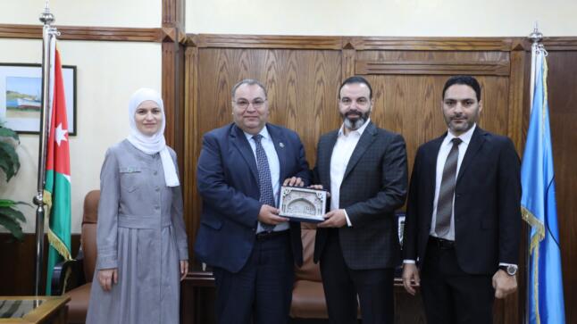 جامعة الزرقاء تبرم عقد تطوير وتسويق مع شركة الآفاق لتكنولوجيا ربط الشبكات