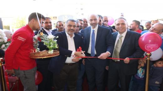 رئيس بلدية الزرقاء المومني يفتتح فرع (بن ازحيمان) في الزرقاء الجديدة – صور وفيديو