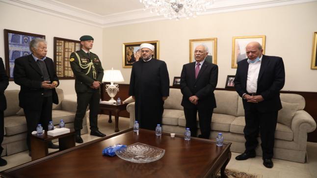 مندوبا عن الملك وولي العهد..العيسوي يعزي بوفاة نجل السفير الفلسطيني وآل ملحس