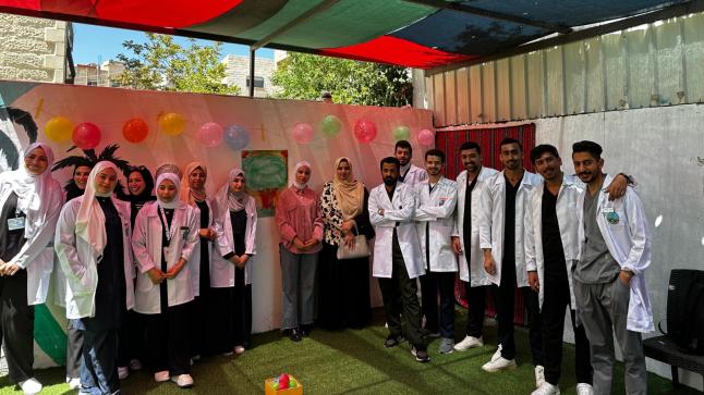 طلبة التمريض بجامعة الزرقاء ينفذون سلسلة مبادرات توعوية لخدمة المجتمع