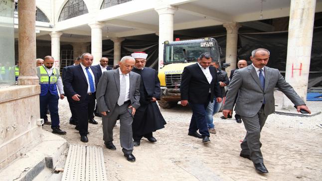 العيسوي يتفقد مشروع إعادة تأهيل المسجد الحسيني بالعاصمة عمان
