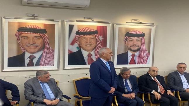 العيسوي يقدم واجب العزاء الى عشيره الكركي بوفاة الحاجه سميحة عبدالعزيز الكركي