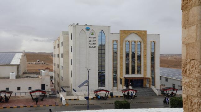 كلية العلوم الطبية المساندة بجامعة الزرقاء تناقش عددًا من رسائل الماجستير
