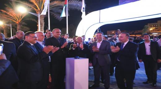 الخصاونة يفتتح مجمَّع “النَّافورة مول” في العقبة – صور