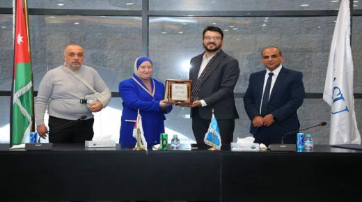العلوم التطبيقية تكرم أعضاء المجالس الاستشارية للبرامج الهندسية.