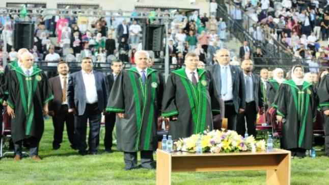 جامعة الزيتونة تحتفل بتخريج الفوج الثامن والعشرين للفصل الدراسي الثاني.