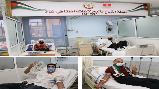 اقبال كبير من فئة الشباب للتبرع بالدم لإغاثة الأهل في قطاع غزة في المستشفى التخصصي