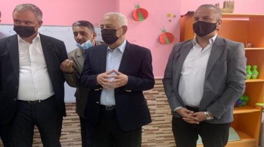 أبناء المملكة ” يرافقون العيسوي رئيس الديوان الملكي في افتتاح مشاريع في الرويشد