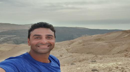 الرحالة البدوي العالمي فجر ابراهيم الزوايده يصل البتراء ويشيد في الاجهزة الامنية وهيئة تنشيط السياحة والاعلام 