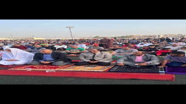 محافظ الزرقاء حسن الجبور يشارك المصلين صلاة عيد الفطر – صور وفيديو