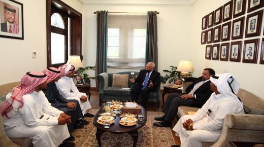 رئيس الديوان الملكي الهاشمي يلتقي في ابناء منطقة وادي رم