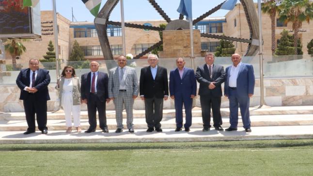 مجلس أمناء جامعة الزرقاء يعقد اجتماعه الأول