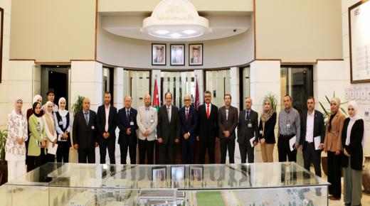 ندوة بحثية في “الشرق الأوسط” حول فرص البحث العلمي بالتعاون مع مؤسسة ألكسندر فون همبولت الألمانية