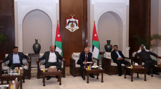 العيسوي يلتقي مجموعة من شباب بني عباد / وادي السير