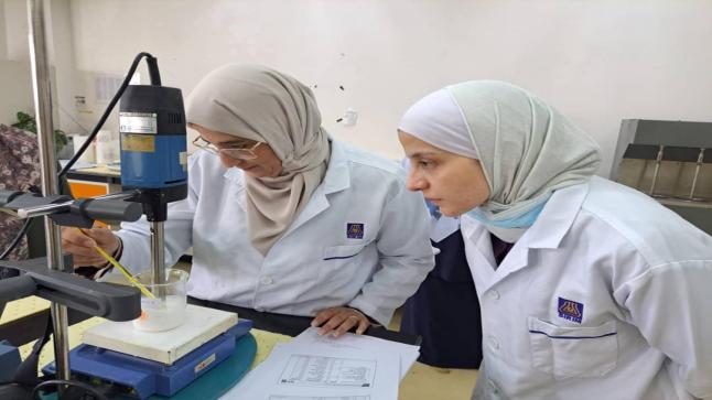 “صيدلة الشرق الأوسط” تكتسب خبرات ماليزية لتخصص تصنيع المستحضرات التجميلية والكيماوية