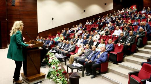 رئيسة “الشرق الأوسط” تحاور أعضاء الهيئة التدريسية لرسم خطة تطوير البرامج