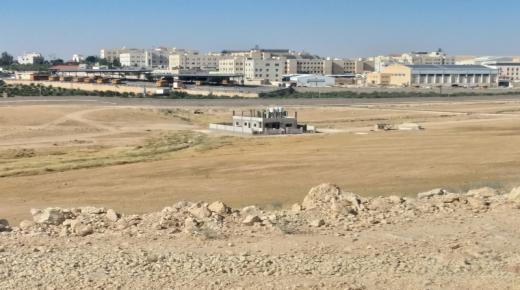 الاهالي ينامون في الظلام ويصحون على العطش
