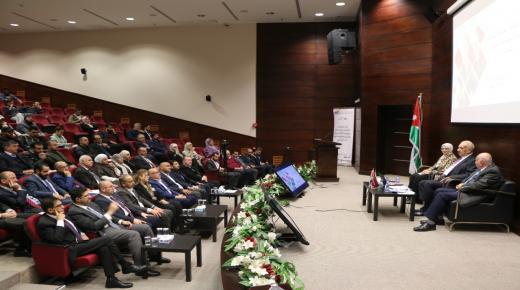 الدكتور يعقوب ناصر الدين خلال الموسم العلمي الصيدلاني: نتطلع لأحزاب تسهم في توفير العيش الكريم