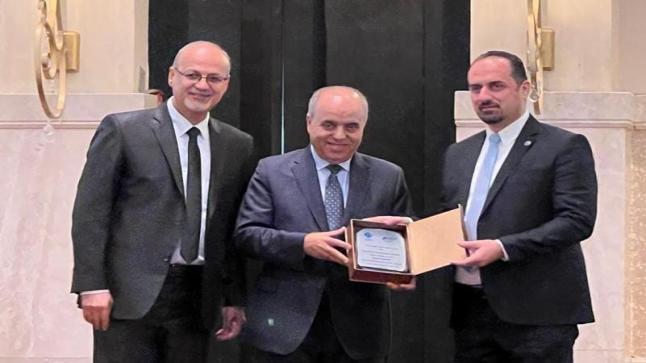 تكريم مجلة الزرقاء للدراسات والبحوث الإنسانية لاحتلالها المرتبة العاشرة عربياً وفقا لتصنيف “أرسيف