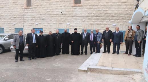 محافظ الزرقاء حسن الجبور يهنيء ممثلي الطوائف المسيحية في الزرقاء بمناسبة الأعياد المجيده