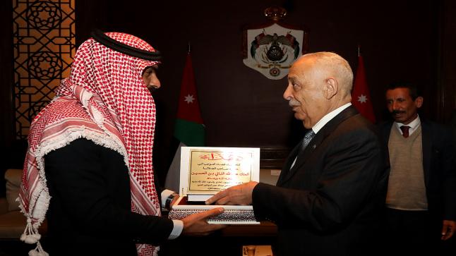 العيسوي يلتقي مجموعة من اهالي ووجهاء قضاء الموجب محافظة الكرك