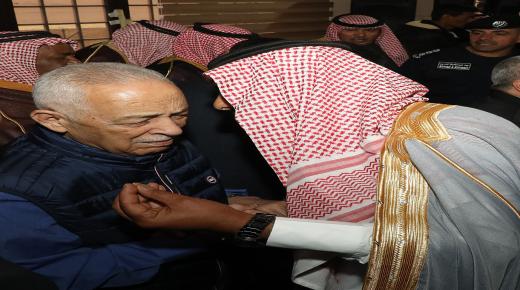 تنفيذا لتوجيهات جلالة الملك المعظم “حفظه الله”معالي رئيس الديوان الملكي الهاشمي يلتقي مع مجموعة من اهالي منطقة وادي رم والديسه والشاكريه والصالحيه