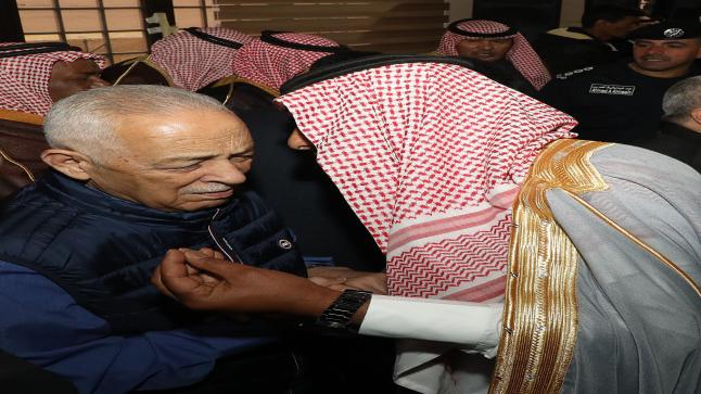 تنفيذا لتوجيهات جلالة الملك المعظم “حفظه الله”معالي رئيس الديوان الملكي الهاشمي يلتقي مع مجموعة من اهالي منطقة وادي رم والديسه والشاكريه والصالحيه