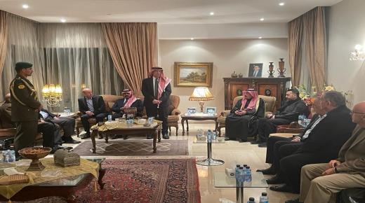 مندوبا عن الملك .. رئيس الديوان الملكي يعزي ال قاسم