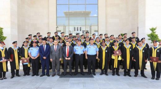 مدير الأمن العام يرعى تخريج الفوجين الخامس والسادس لدبلوم مراكز الإصلاح والتأهيل