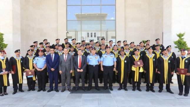 مدير الأمن العام يرعى تخريج الفوجين الخامس والسادس لدبلوم مراكز الإصلاح والتأهيل
