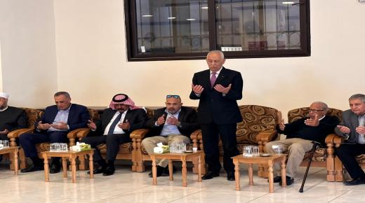 مندوبا عن الملك .. رئيس الديوان الملكي يعزي عشيرة الدعجة