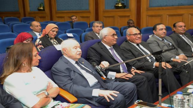 وزير التربية والتعليم المصري ورئيس الهيئة العربية للتصنيع يشهدان محاضرة للدكتور طلال أبوغزاله تحت عنوان “التحول الرقمي في التعليم