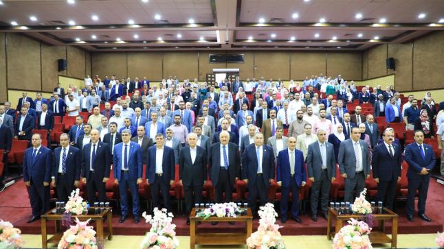 أسرة جامعة الزرقاء تتبادل التهاني بحلول عيد الأضحى المبارك