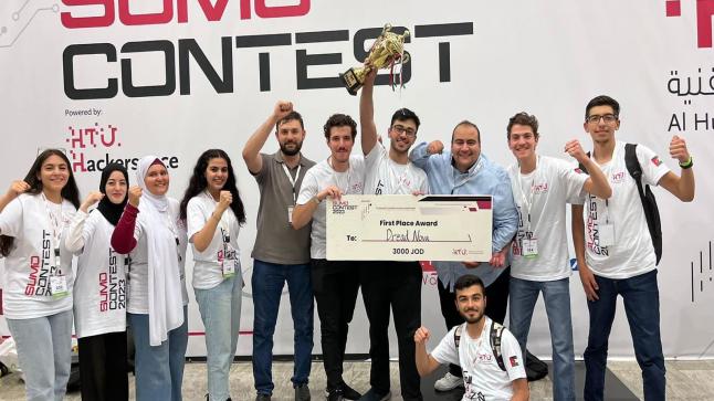 المركز الأول لفريق التطبيقية على مستوى الأردن في بطولة السومو روبوت..