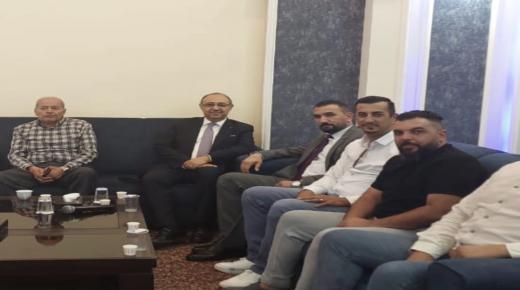 معالي صخر دودين على رأس جاهة المهندس همام أبو عباد وآل كتكت