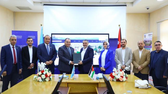 جامعة الزرقاء وبلدية الزرقاء توقعا مذكرة تفاهم بهدف عقد برامج متخصصة لتأهيل كوادر بلدية الزرقاء اكاديميا ومهنيا،