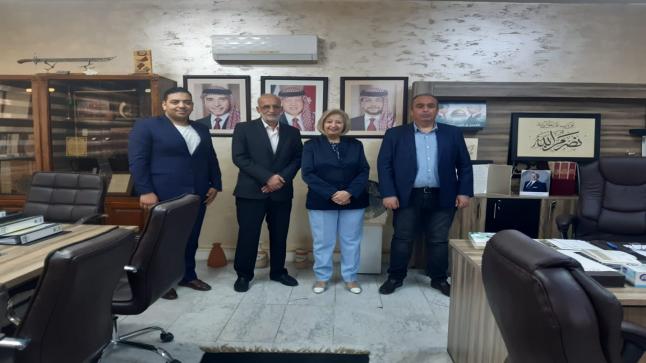 وزير الثقافة تلتقي رئيس اتحاد الناشرين جبر أبو فارس