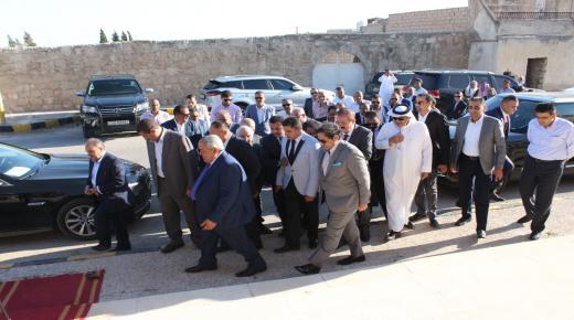 حرب والفايز نسايب … دولة الروابدة طلب ودولة الفايز أعطى…صور