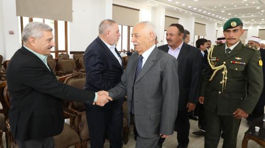 سمو الامير الحسين بن عبدالله الثاني ولي العهد المعظم .. رئيس الديوان الملكي الهاشمي يعزي _ عشيرة الحياري . بمدينة السلط