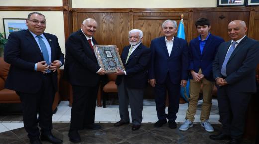 سمو الأمير علي بن نايف يزور جامعة الزرقاء