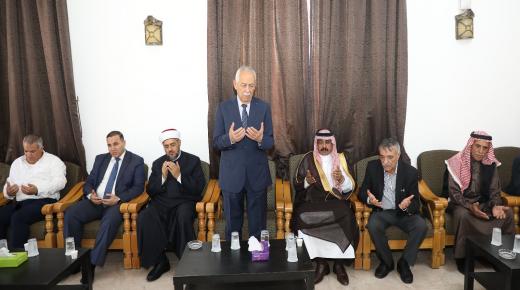 رئيس الديوان الملكي الهاشمي يعزي _ عشيرة الشنيكات .