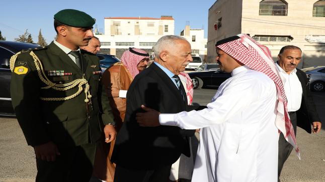مندوبا عن جلالة الملك العيسوي يعزي عشيرة الهملان _ الدعجة. وآل الكباريتي وال الطاهر المناصير