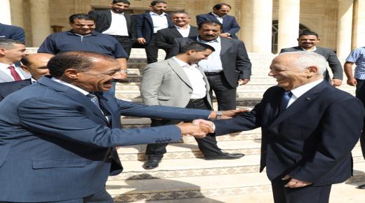 مندوبا عن الملك وولي العهد العيسوي يعزي عشيرتي الشوبكة والمؤمني.